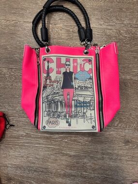 chic red drawstring shoulder pouch with pink interior